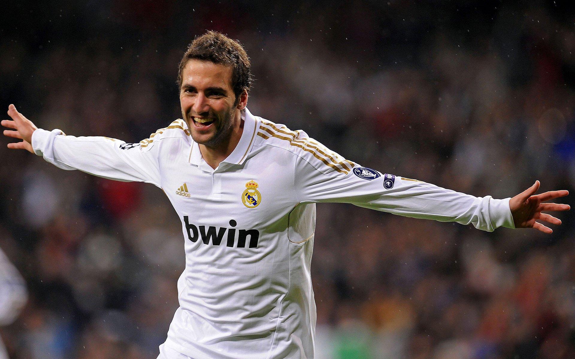 恩里克确认莫拉塔继续首发，团队协作是关键胜利基石